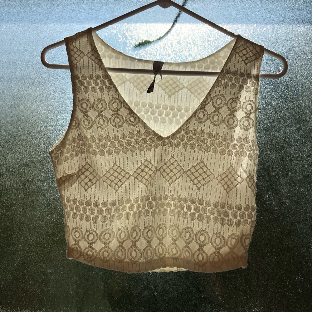 White patterned crop top size small